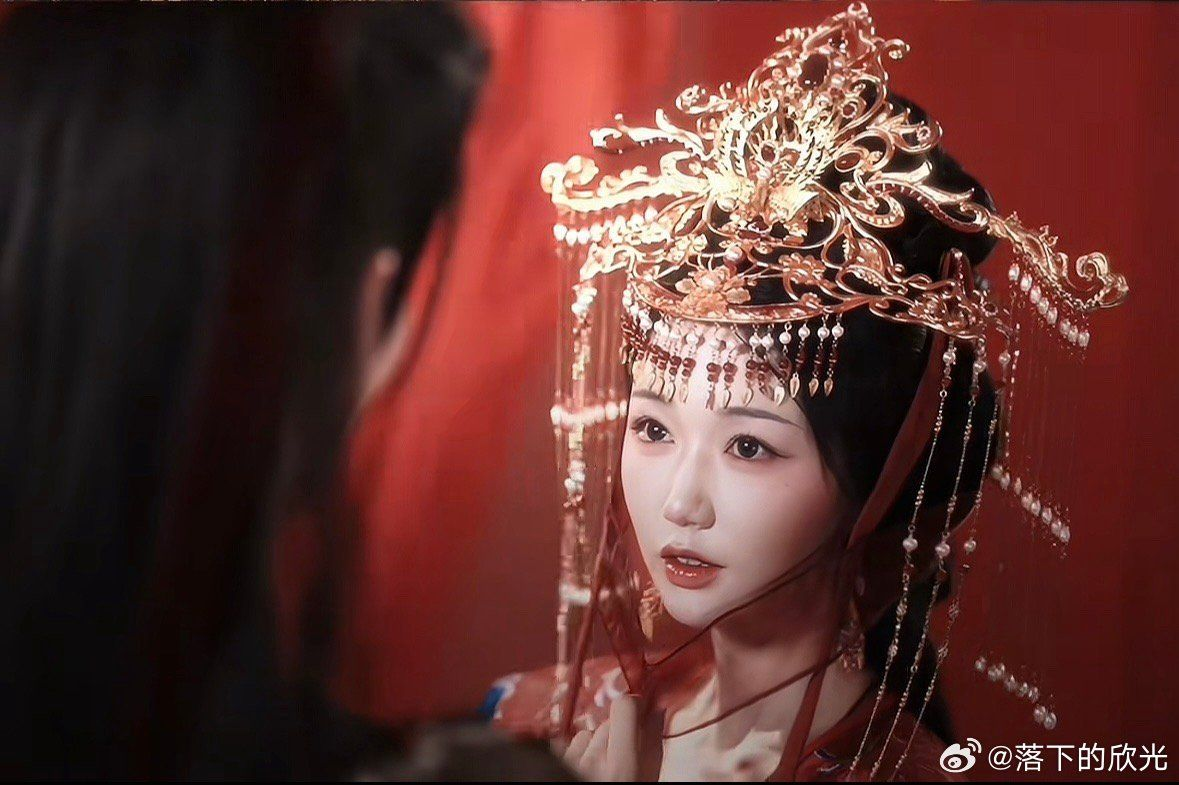 Nhạc Vũ Đình: Tiểu sử, sự nghiệp & 8 bộ phim hay nhất của “ngọc nữ” C-biz