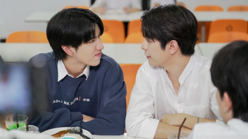 Head 2 Head (Ai nói tụi nó không ưa nhau) tập 1: Màn đua xe tử thần và sự ràng buộc định mệnh