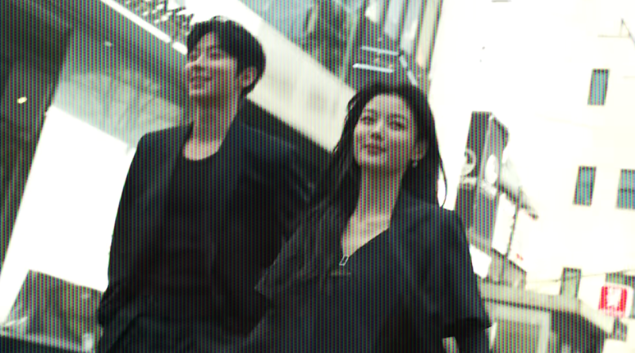 "Dear X" (Gửi X) Tập 1: Dự đoán màn "hắc hóa" của Kim Yoo Jung và cú bẻ lái từ đạo diễn "Goblin"