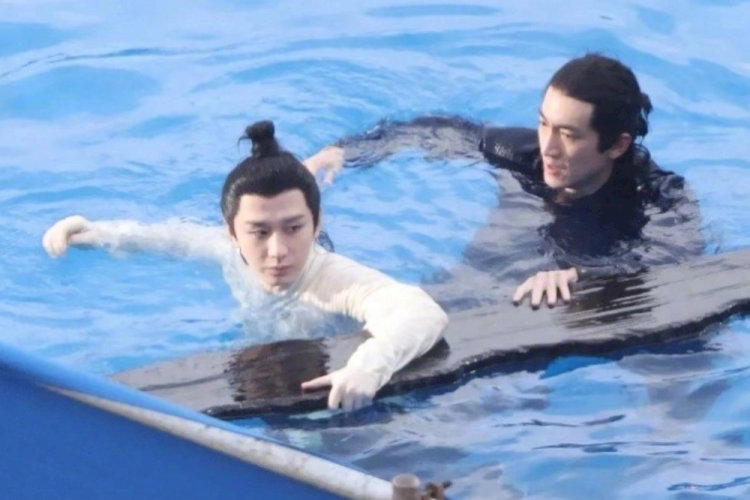 Preview “Lưỡng Kinh Thập Ngũ Nhật” Tập 1: Vụ nổ bên bến Tần Hoài và cuộc “hộ giá” bất đắc dĩ bắt đầu