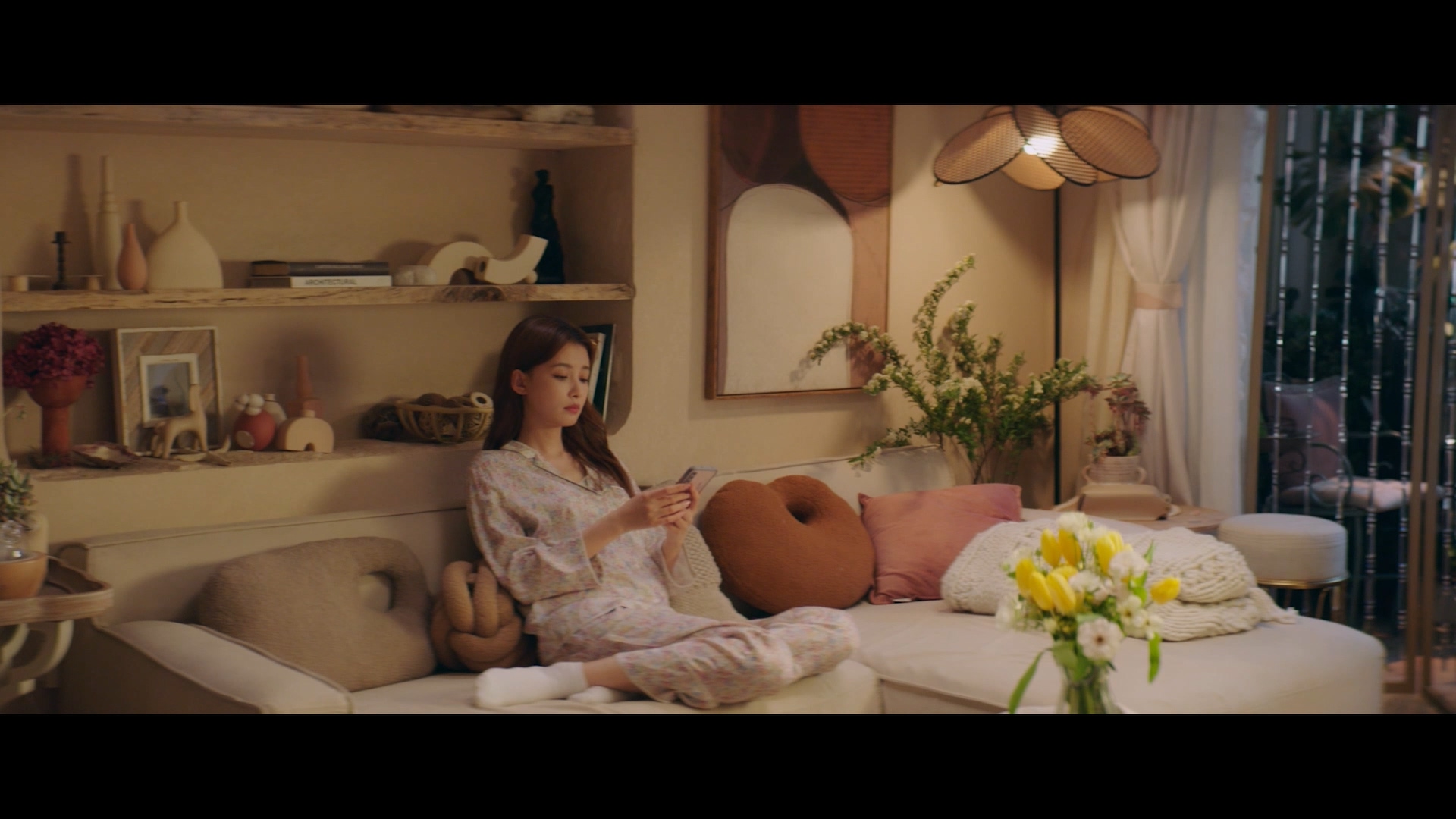 Em Biết Em Yêu Anh - 210253