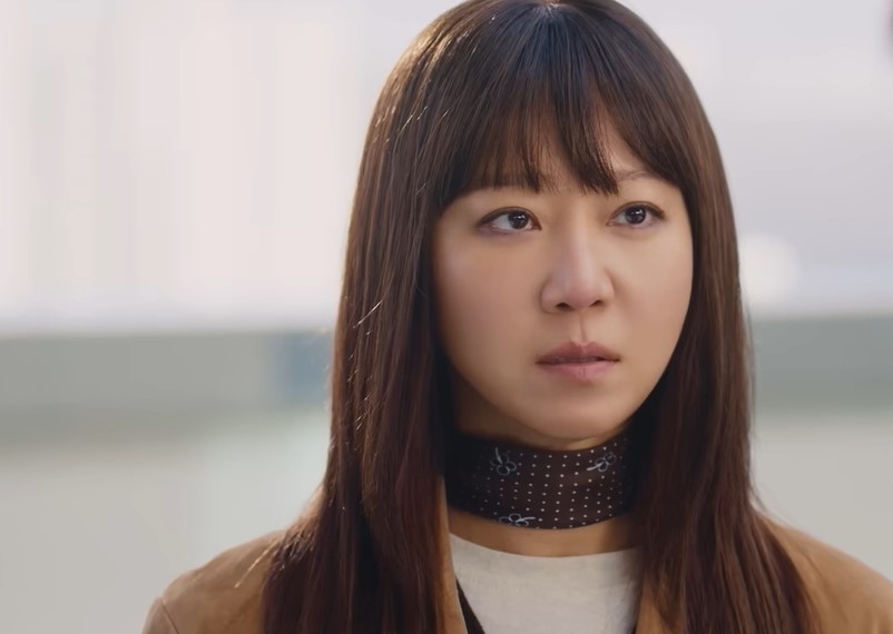 Review phim Sát Thủ Nội Trợ – A Bona Fide Killer tập 9-10: Yoo Bo-na đe doạ bị lộ thân phận, Chim Bói Cá bị cảnh sát truy tìm