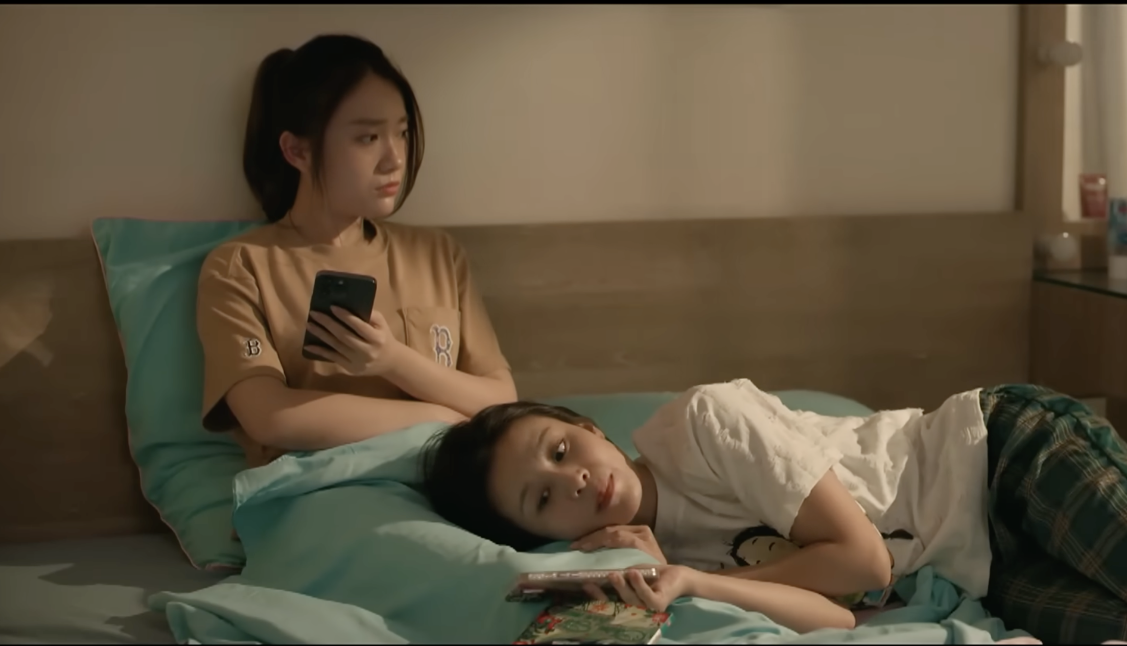 “Cách Em 1 Milimet” tập 16: Nghiêm tiếp tục ghen tuông, người bí ẩn mua bánh khúc cho Tú và Thư