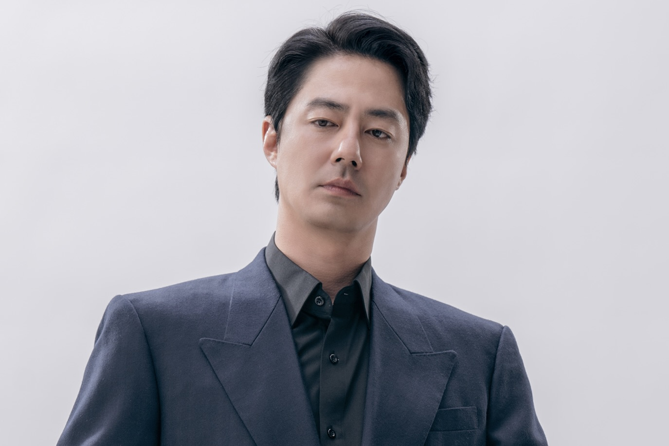 Jo In Sung: “Quốc bảo” màn ảnh Hàn với đôi chân dài và diễn xuất đỉnh cao