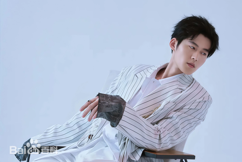 Thư Đồng: A-Z tiểu sử & TOP 10 phim của "ông hoàng phim ngắn"